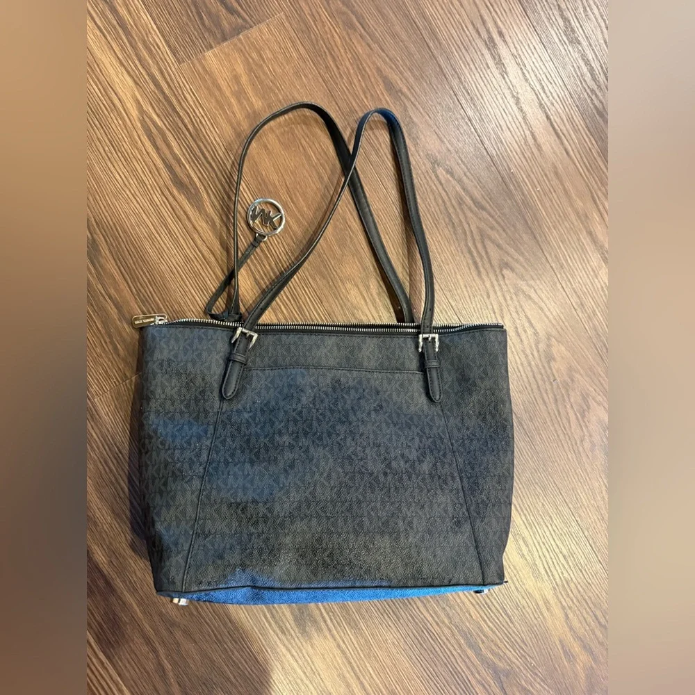 Michael Kors Ciara Tote Bag - Picture 4 of 12
